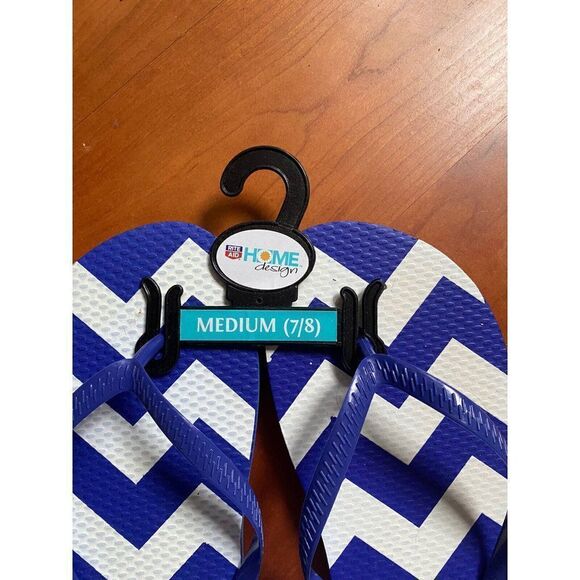 Chevron Flip Flops Sandals Blue White Women 7 / 8 - Picture 2 of 3